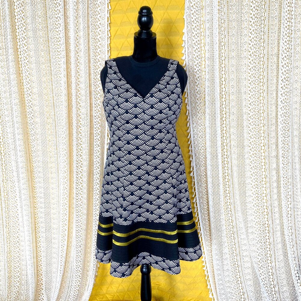 Nine West Double V Fit & Flare Midi Dress Women's 14 Black Geometric Sleeveless - Picture 2 of 10